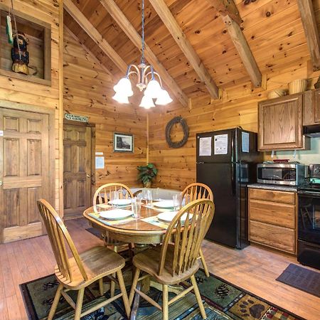 Fawn Cabin, 1 Bedroom, Sleeps 4, Hot Tub, Private, Pets, Gas Fireplace Gatlinburg Buitenkant foto