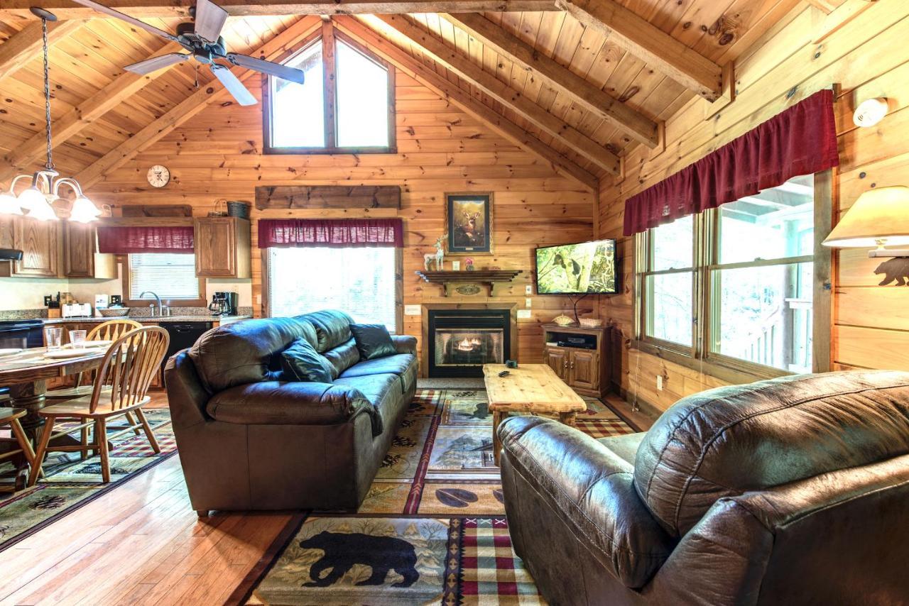 Fawn Cabin, 1 Bedroom, Sleeps 4, Hot Tub, Private, Pets, Gas Fireplace Gatlinburg Buitenkant foto