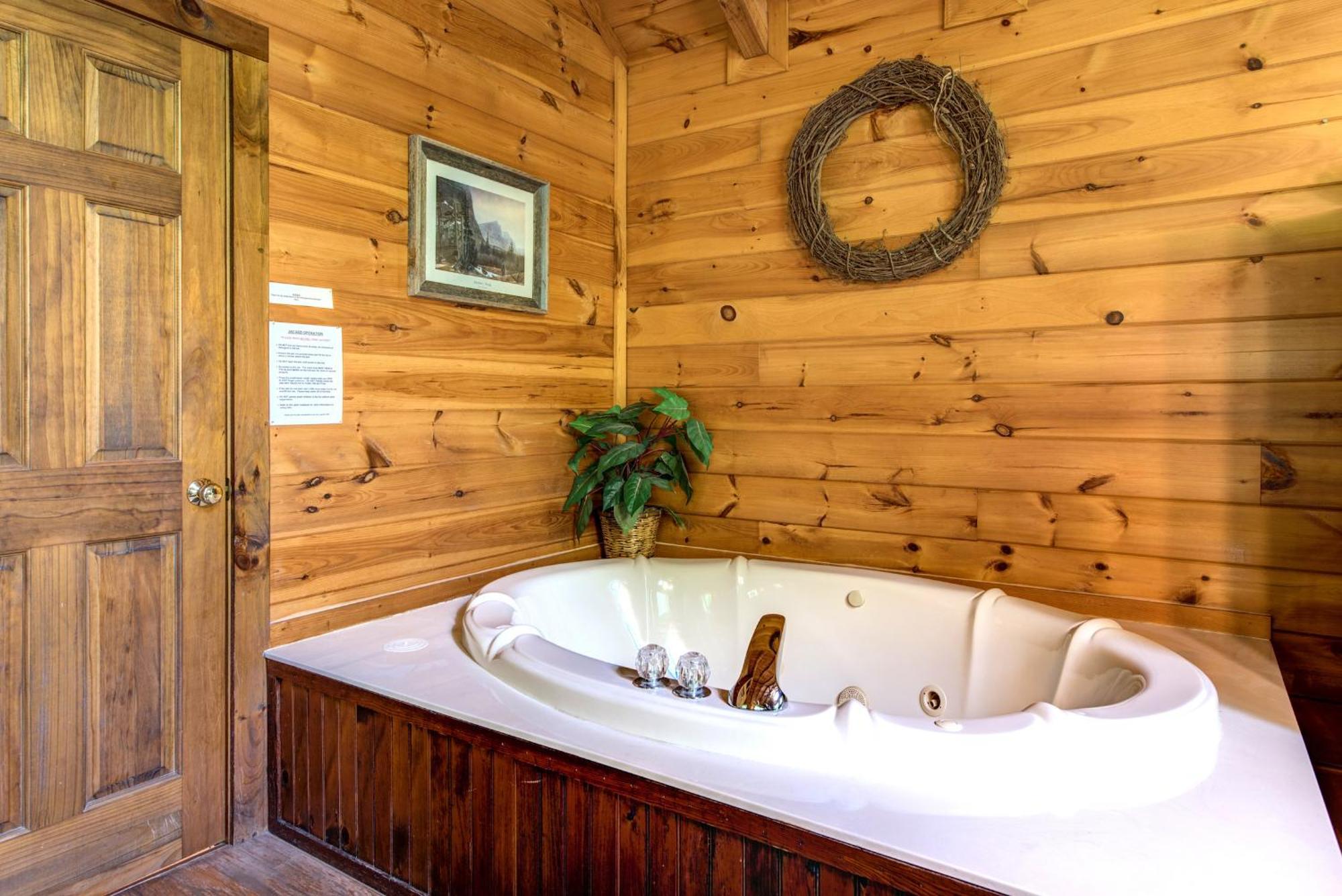 Fawn Cabin, 1 Bedroom, Sleeps 4, Hot Tub, Private, Pets, Gas Fireplace Gatlinburg Buitenkant foto