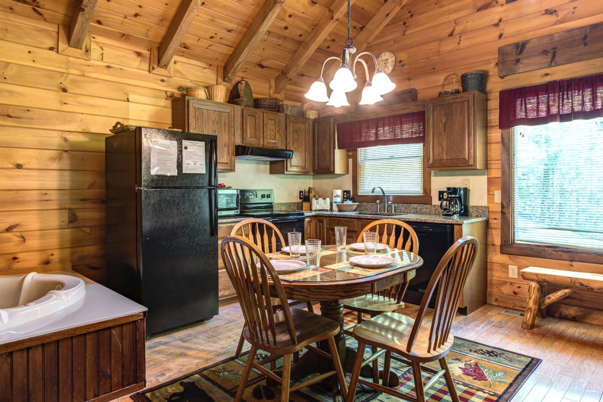 Fawn Cabin, 1 Bedroom, Sleeps 4, Hot Tub, Private, Pets, Gas Fireplace Gatlinburg Buitenkant foto
